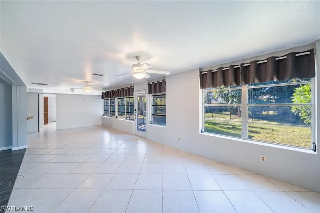9655 Sussex Street Naples FL 34109