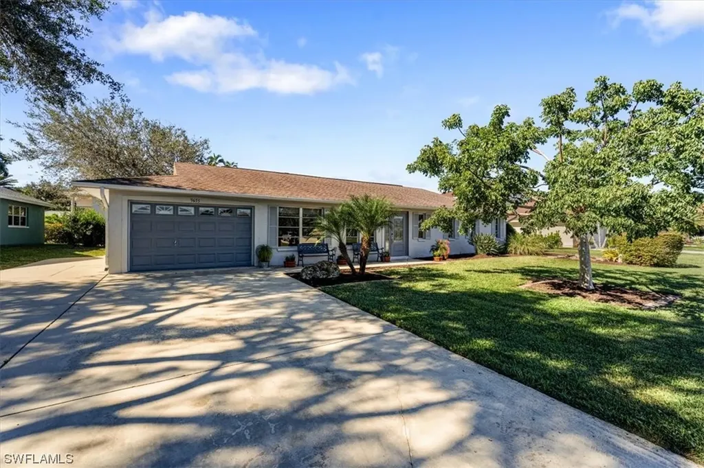 9655 Sussex Street Naples FL 34109