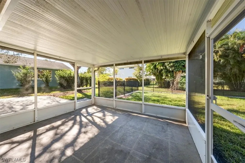9655 Sussex Street Naples FL 34109