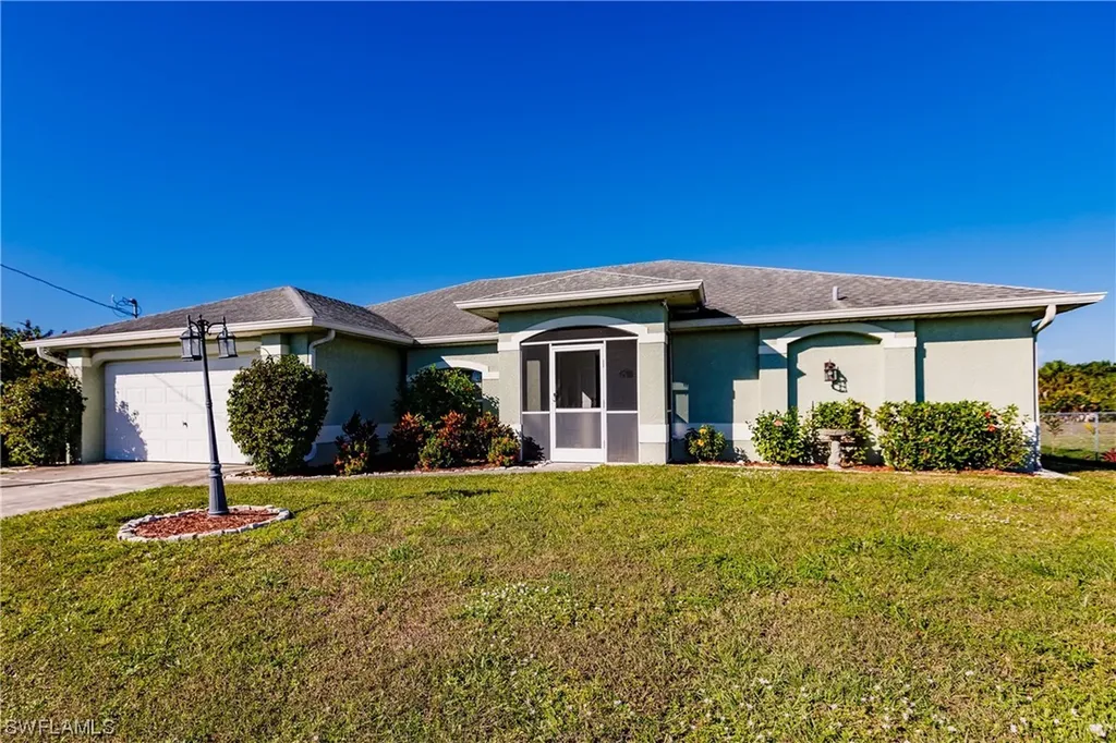 4016 15th Street SW Lehigh Acres FL 33976