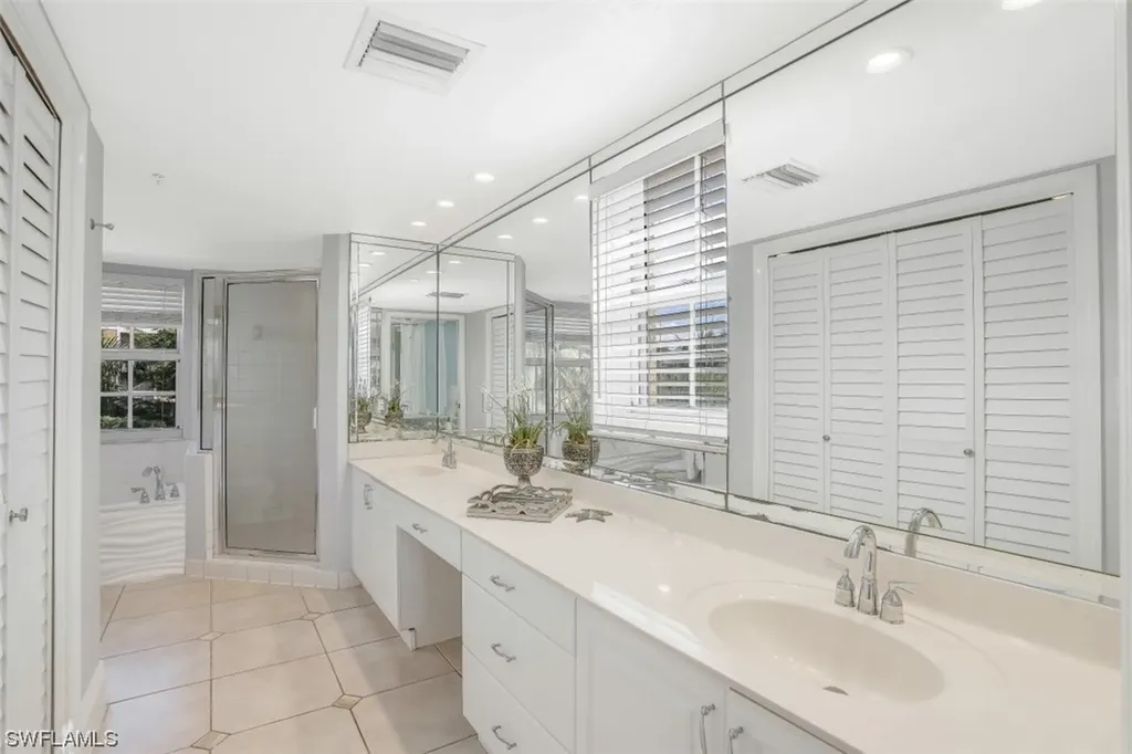 9577 Gulf Shore Drive Naples FL 34108