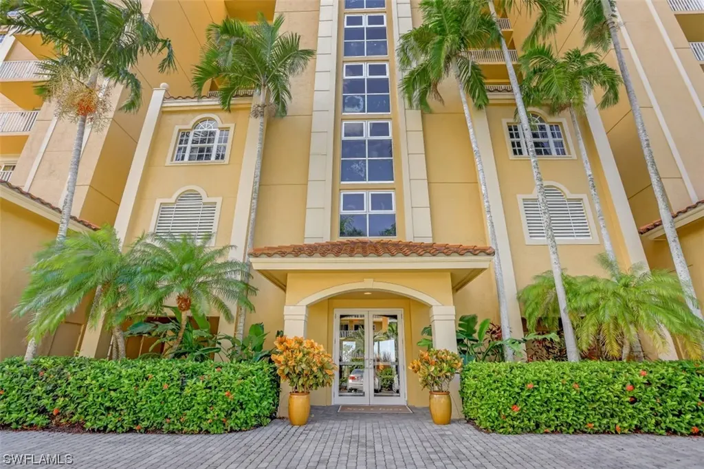 9577 Gulf Shore Drive Naples FL 34108