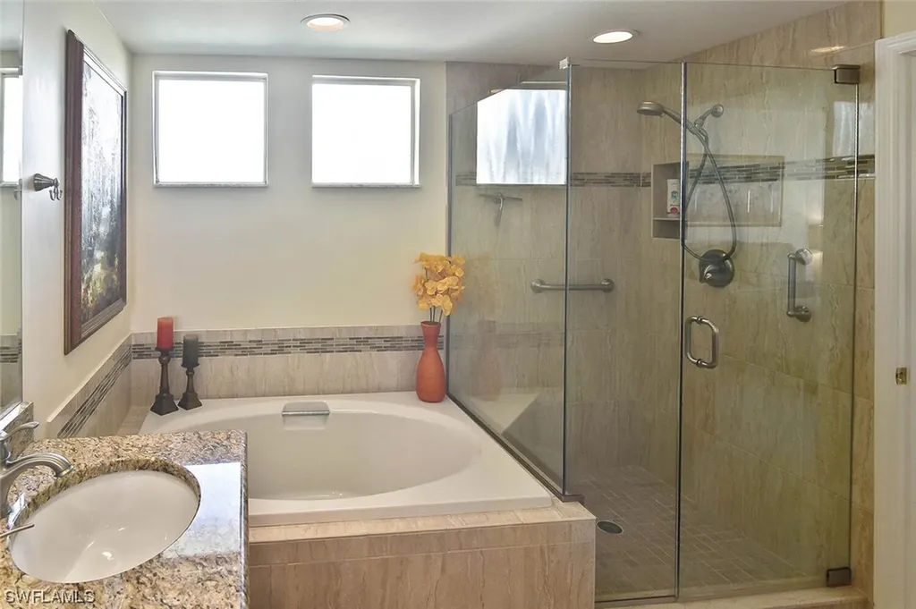 5811 Glencove Drive Naples FL 34108