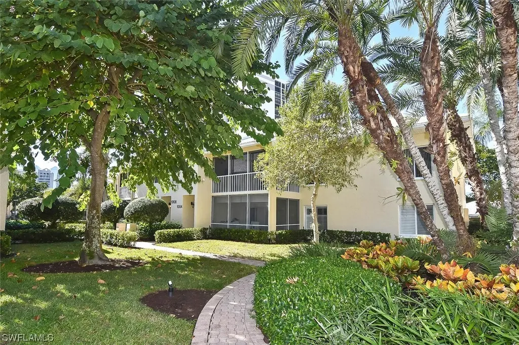 5811 Glencove Drive Naples FL 34108