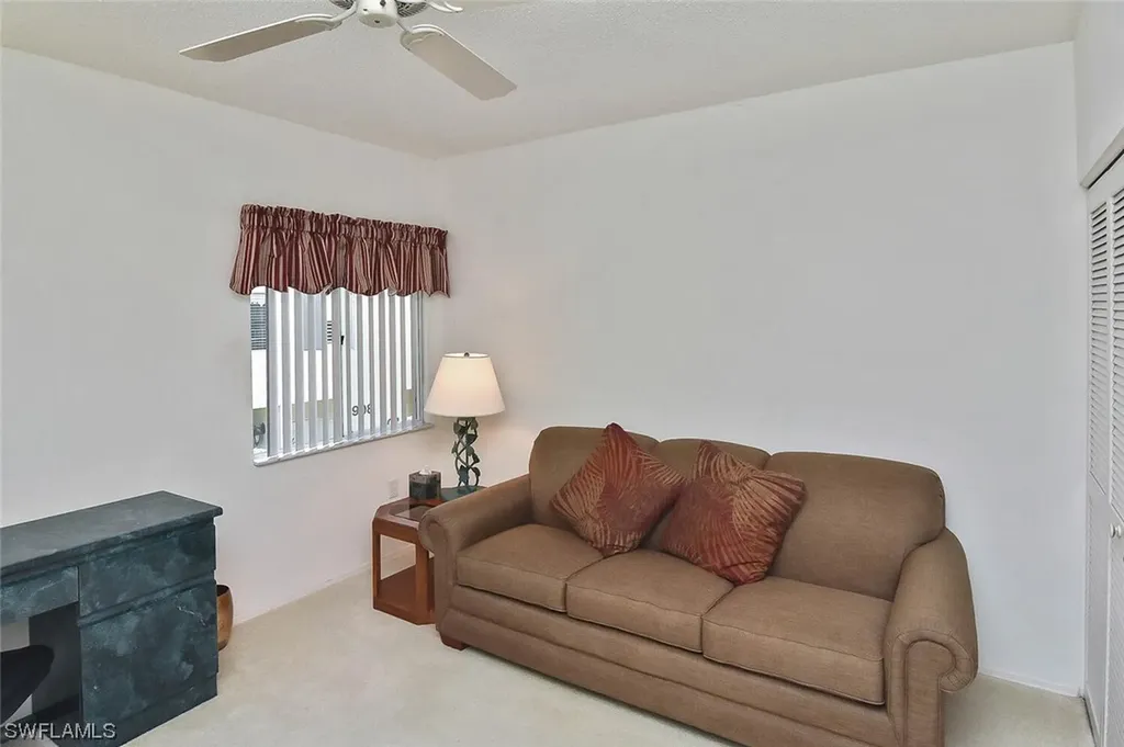 5811 Glencove Drive Naples FL 34108