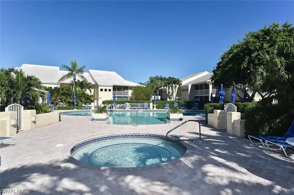 5811 Glencove Drive Naples FL 34108