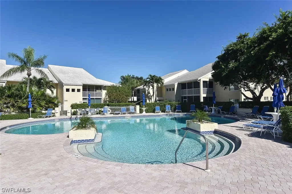 5811 Glencove Drive Naples FL 34108