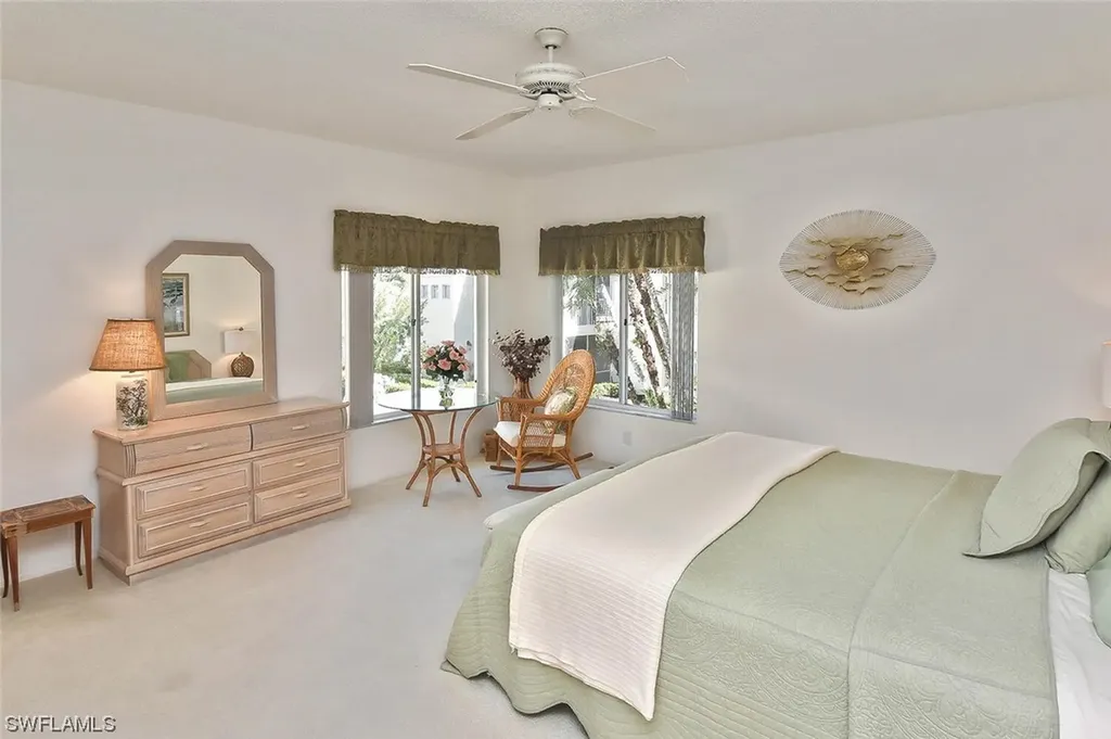 5811 Glencove Drive Naples FL 34108