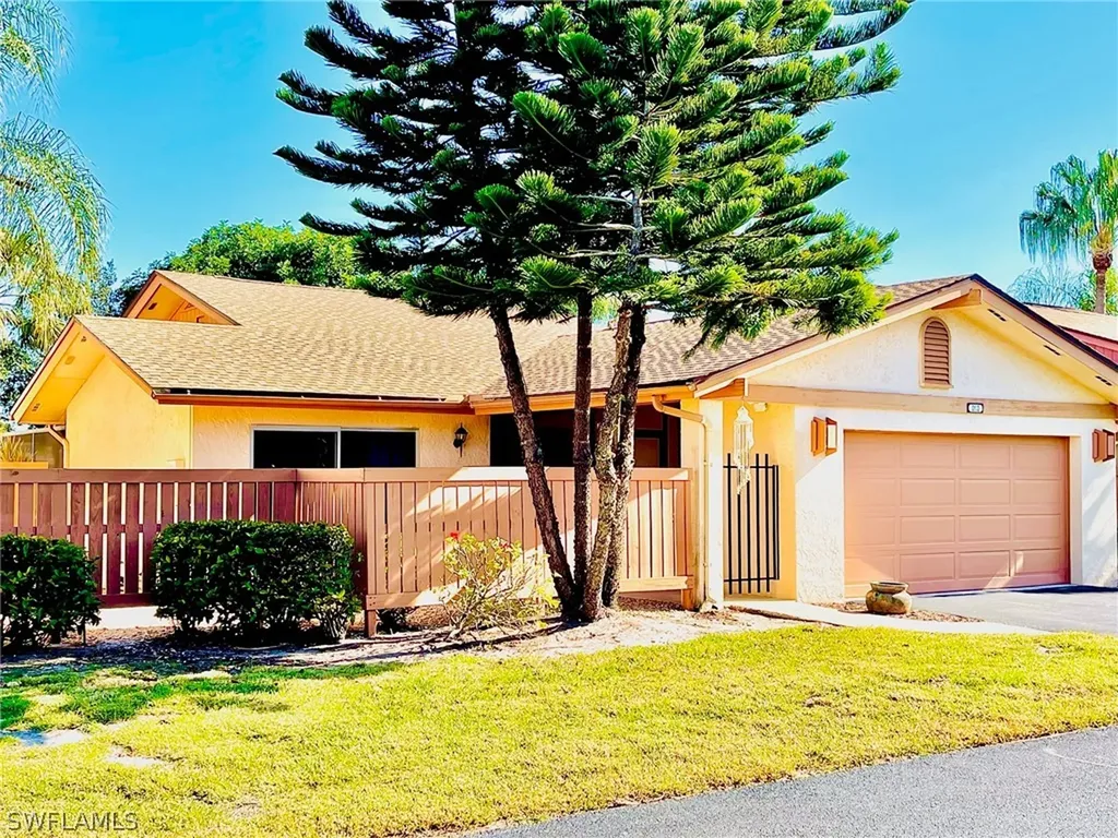 Fort Myers FL, 6413 Royal Woods Drive