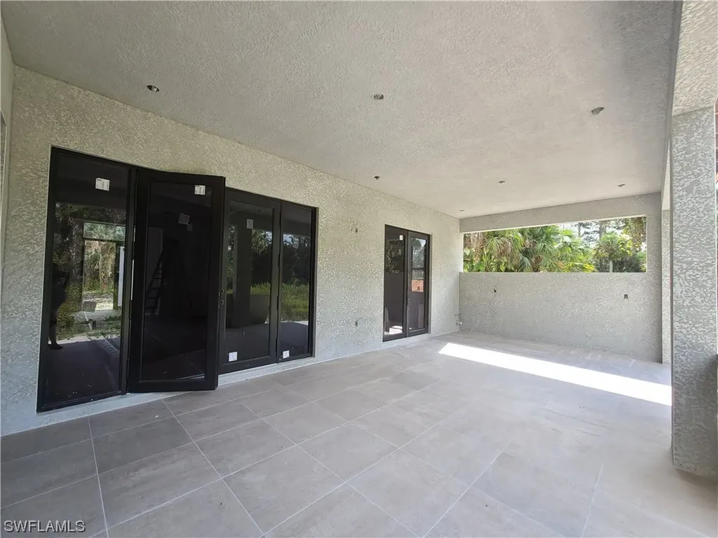 385 7th Street NW Naples FL 34120