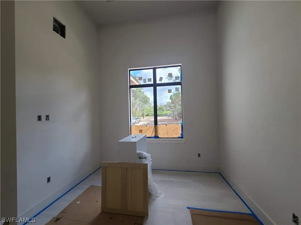 385 7th Street NW Naples FL 34120