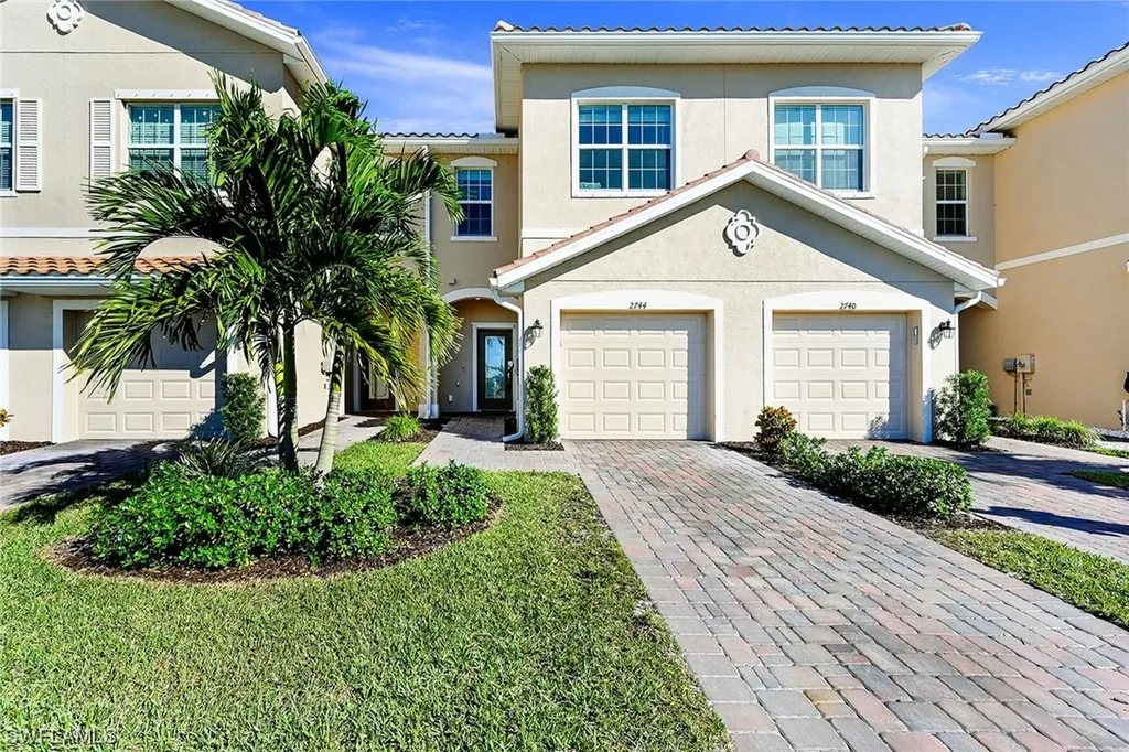 2744 Blossom Way Naples FL 34120