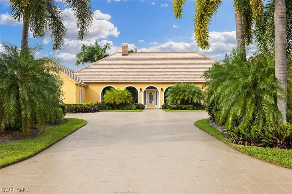 15303 Burnaby Drive Naples FL 34110