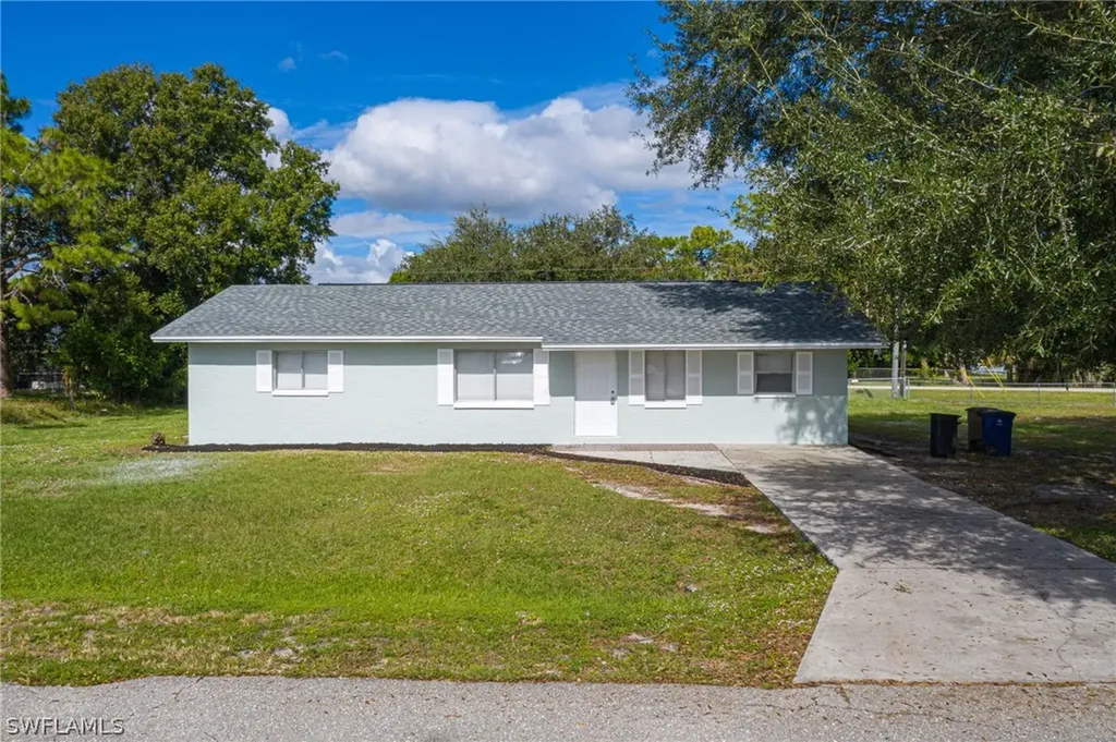 13932 1st Street Fort Myers FL 33905
