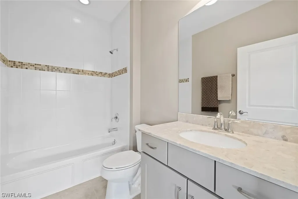 1385 Redona Way Naples FL 34113