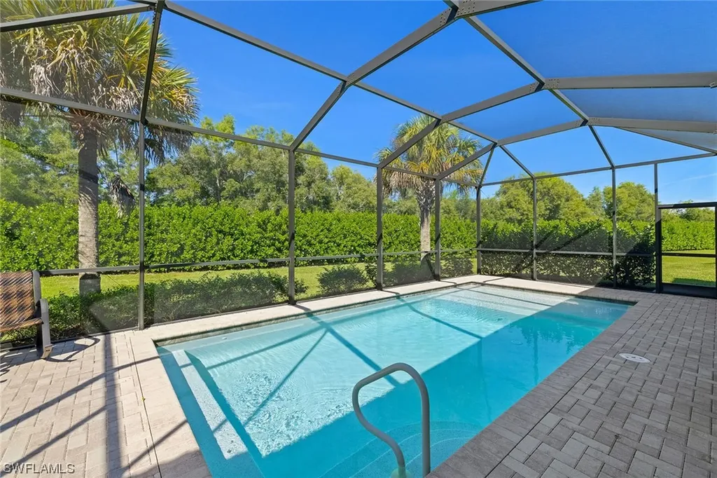 1385 Redona Way Naples FL 34113