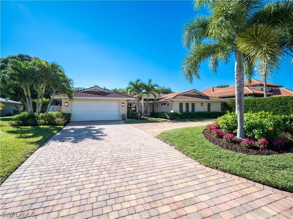 760 Fountainhead Lane Naples FL 34103