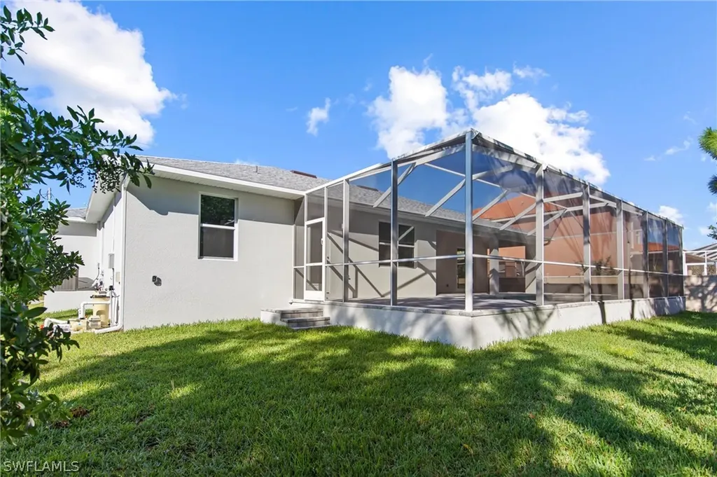 3707 Oasis Boulevard Cape Coral FL 33914