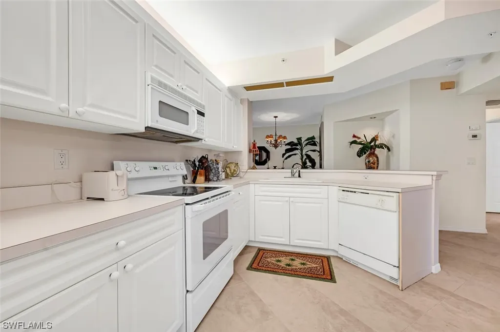 2585 Old Groves Road Naples FL 34109