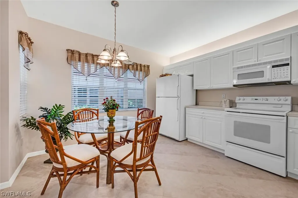 2585 Old Groves Road Naples FL 34109