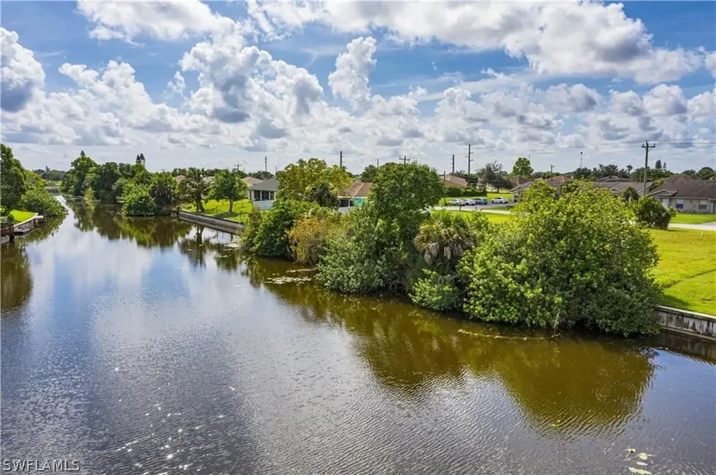 505 SE 7th Street Cape Coral FL 33990