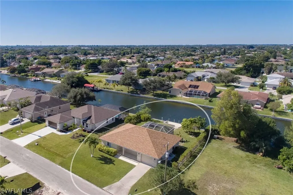 412 SE 13th Place Cape Coral FL 33990