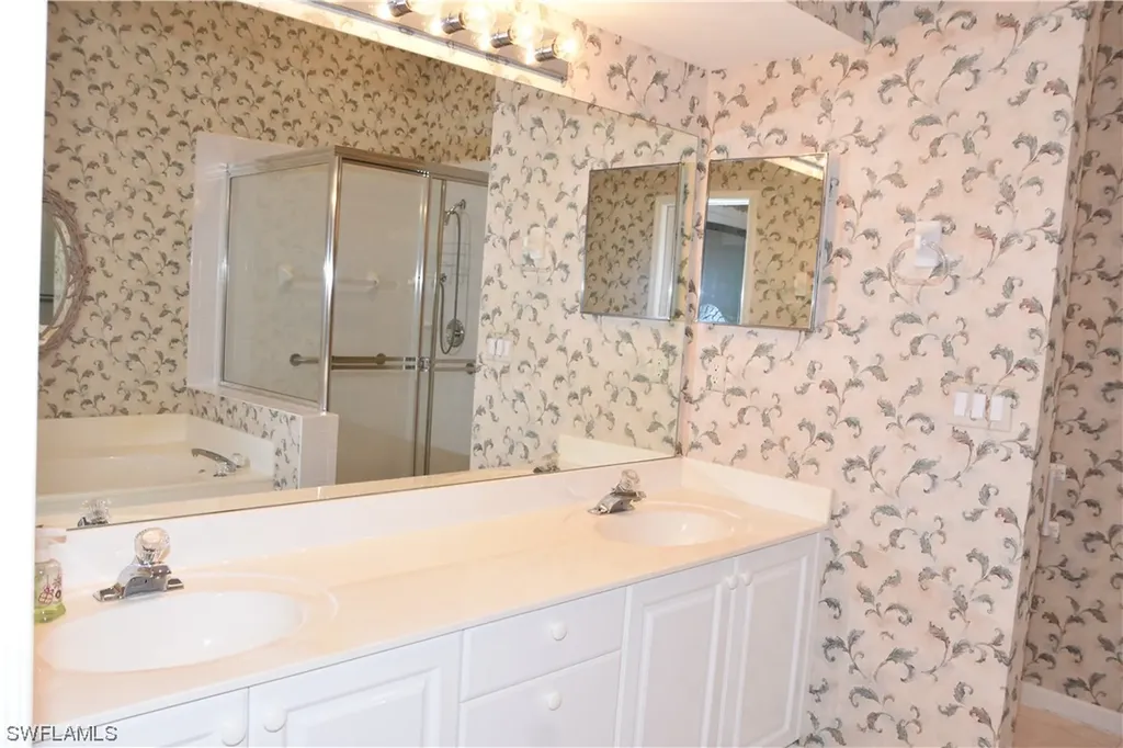379 Melrose Place Naples FL 34104