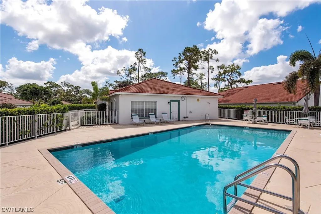 379 Melrose Place Naples FL 34104