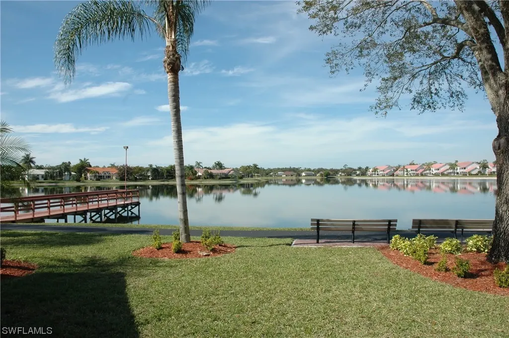 379 Melrose Place Naples FL 34104