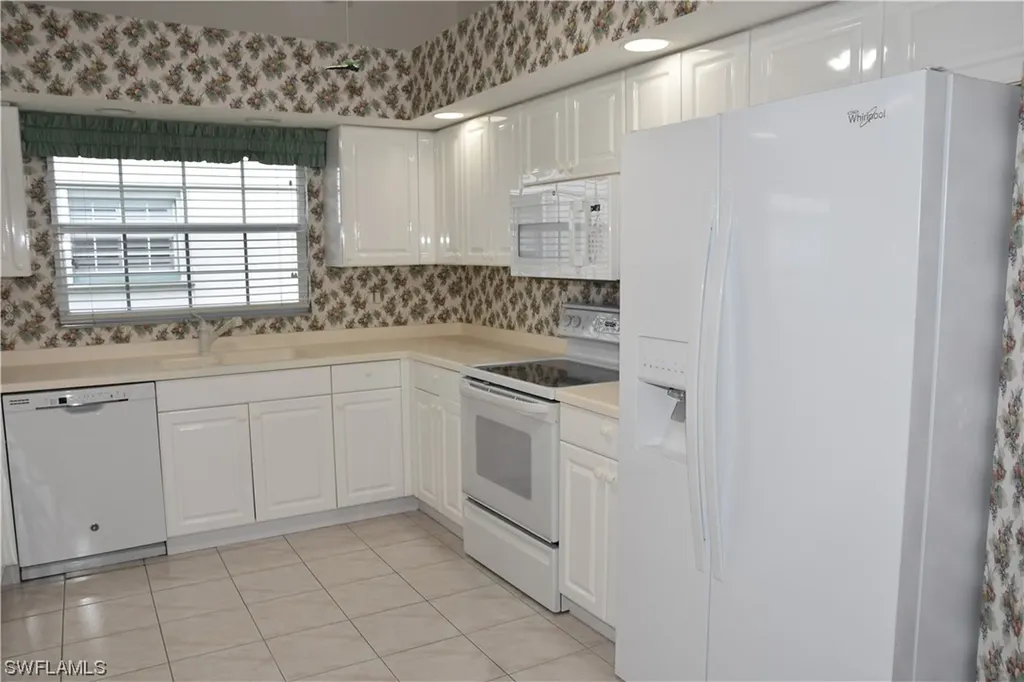 379 Melrose Place Naples FL 34104