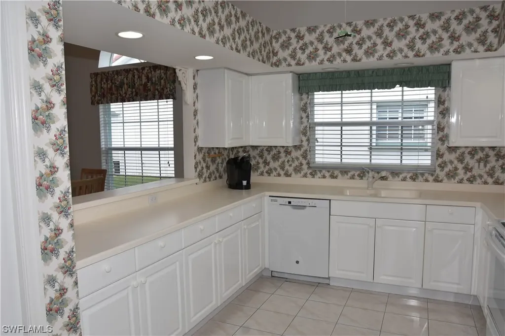 379 Melrose Place Naples FL 34104