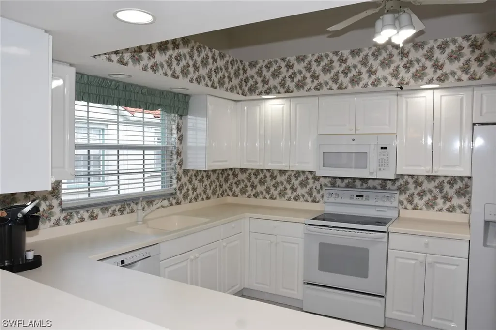 379 Melrose Place Naples FL 34104