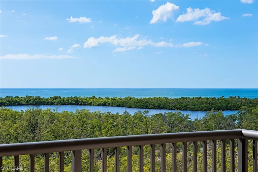 6825 Grenadier Boulevard Naples FL 34108