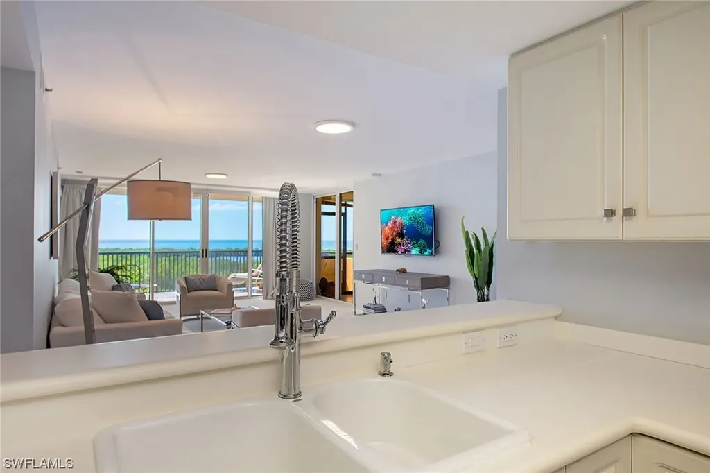 6825 Grenadier Boulevard Naples FL 34108