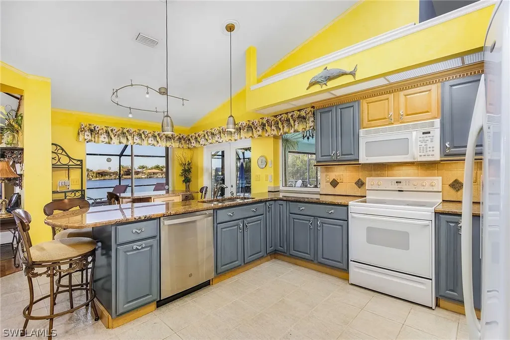 1121 SW 44th Street Cape Coral FL 33914