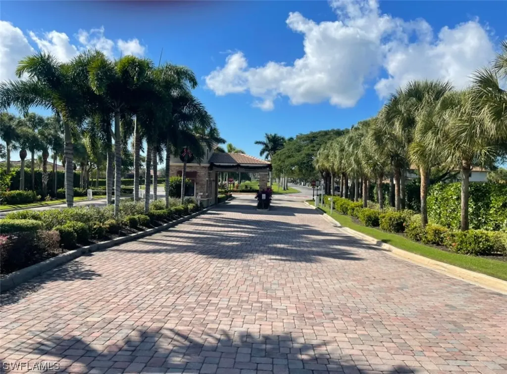 1391 Santiago Circle Naples FL 34113