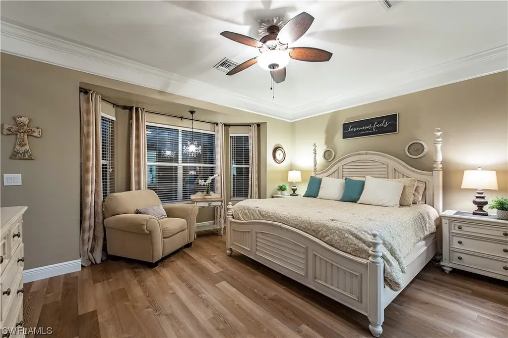 2092 Crestview Way Naples FL 34119