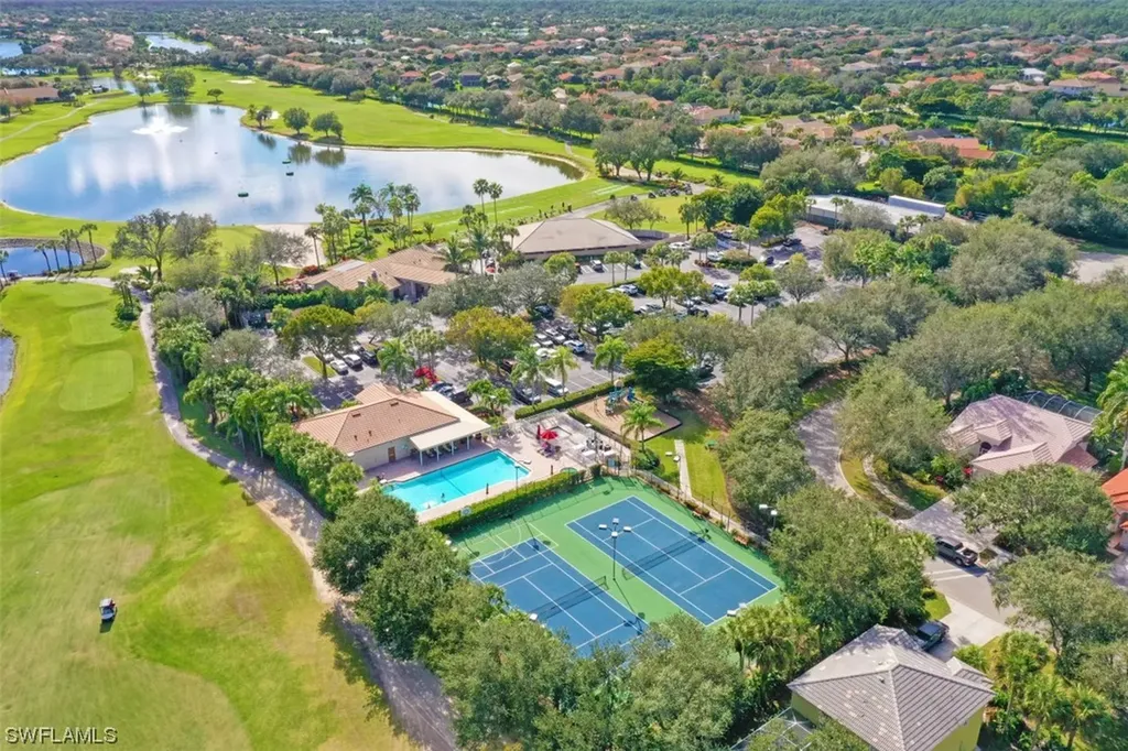 2092 Crestview Way Naples FL 34119