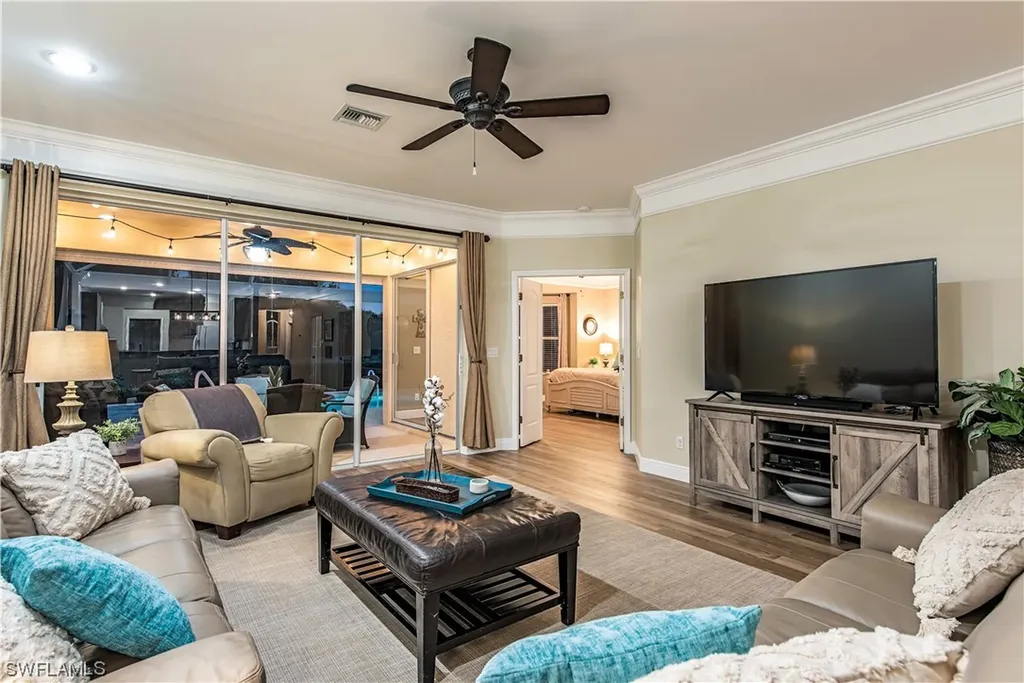 2092 Crestview Way Naples FL 34119
