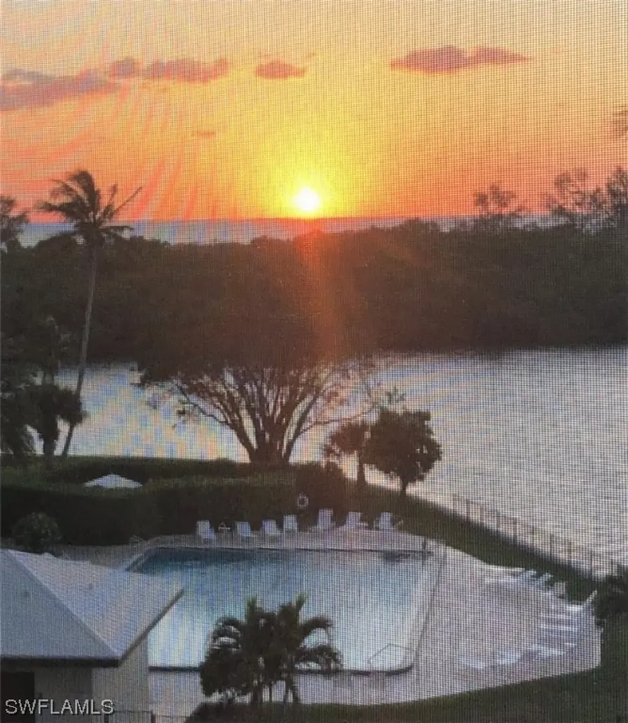 17 Bluebill Avenue Naples FL 34108