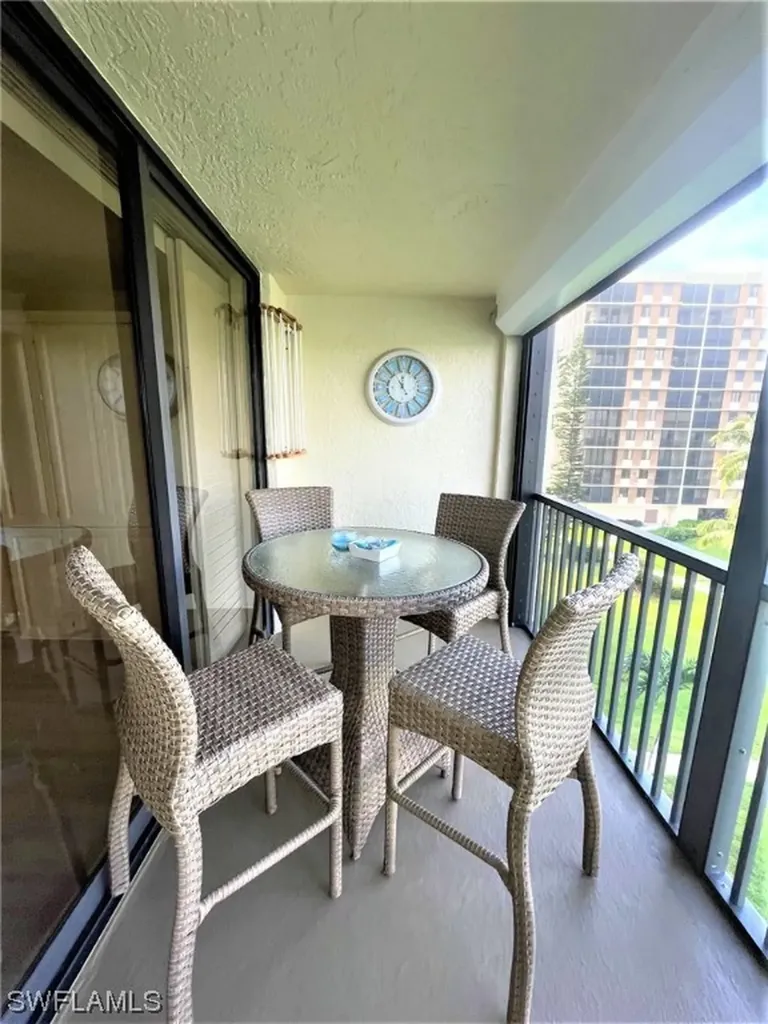 17 Bluebill Avenue Naples FL 34108