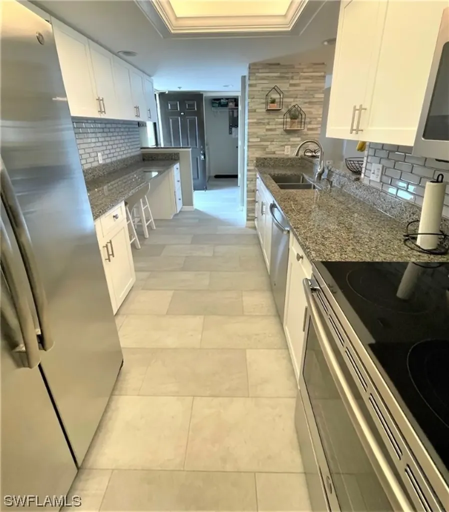 17 Bluebill Avenue Naples FL 34108