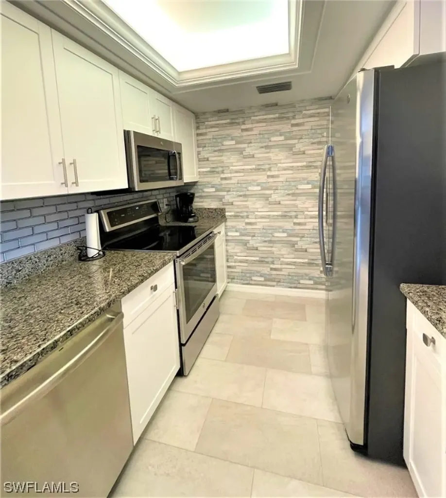 17 Bluebill Avenue Naples FL 34108