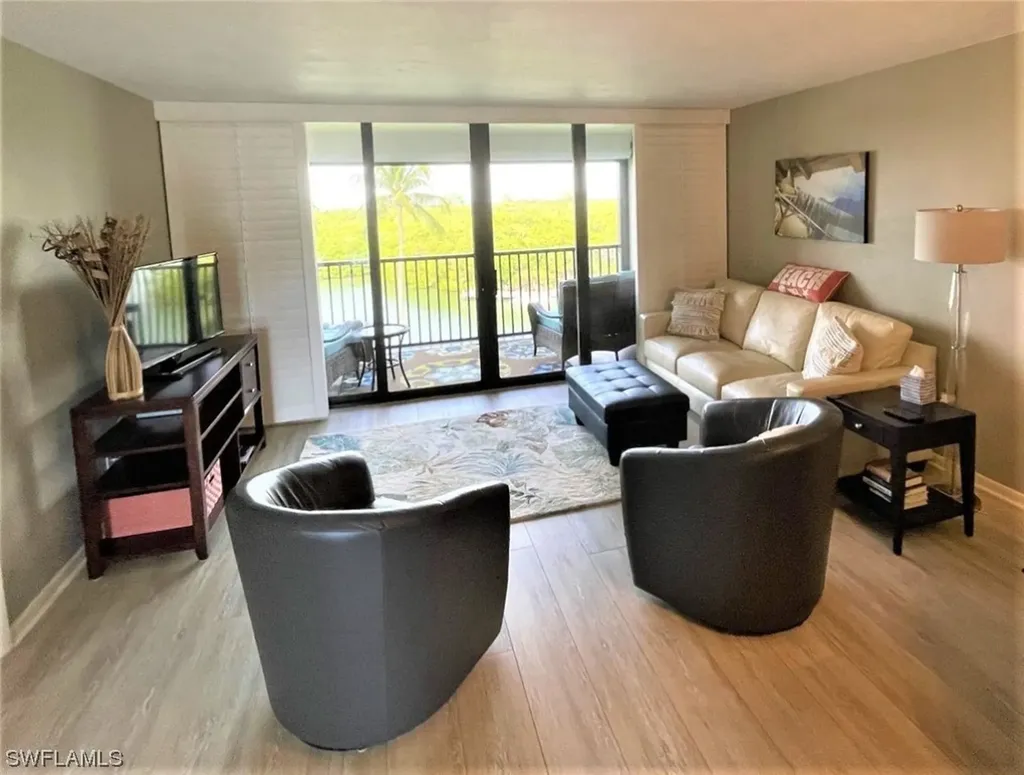 17 Bluebill Avenue Naples FL 34108