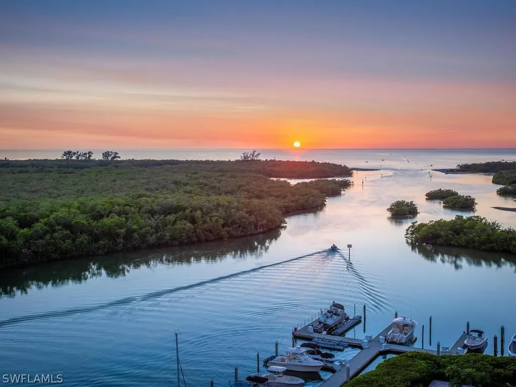 425 Dockside Drive Naples FL 34110