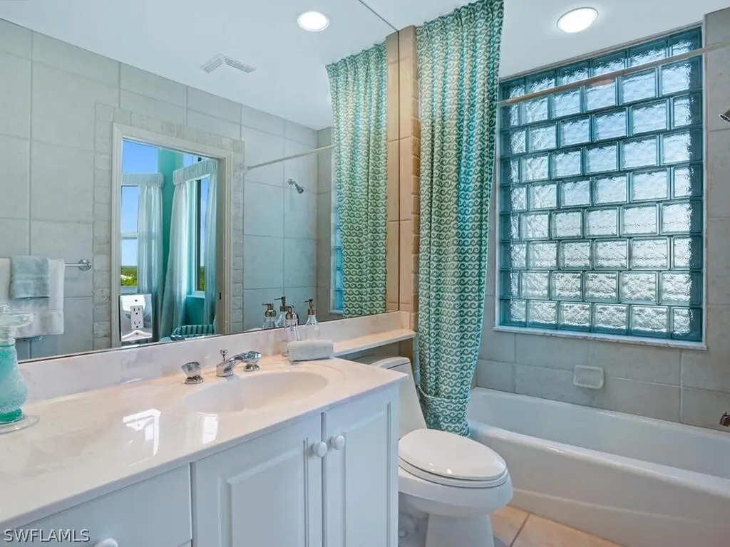 425 Dockside Drive Naples FL 34110