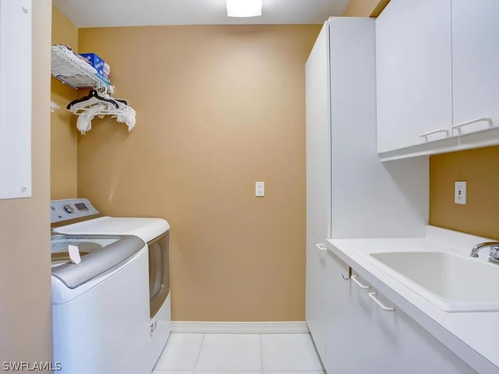 425 Dockside Drive Naples FL 34110