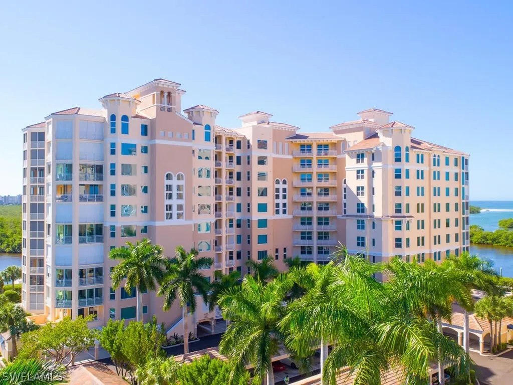 425 Dockside Drive Naples FL 34110