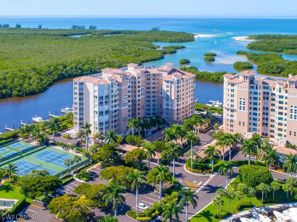 425 Dockside Drive Naples FL 34110
