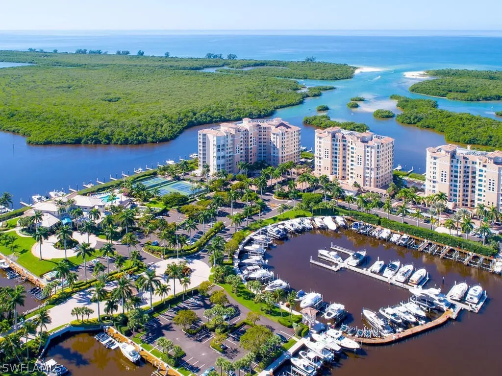425 Dockside Drive Naples FL 34110
